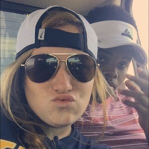 Meet your Posher, Mallory