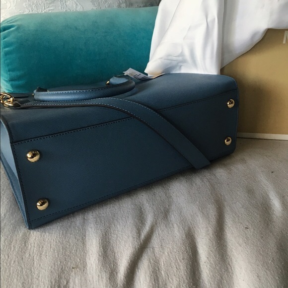 Mk bag for sale asking $350 Obo - Picture 3 of 3