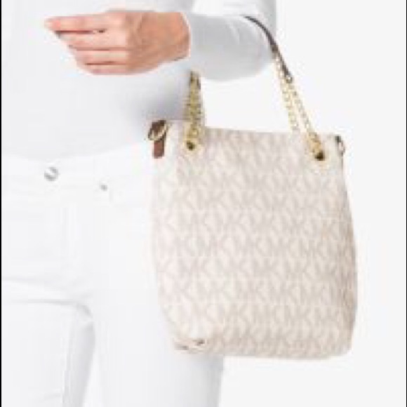 Mk bag for sale asking $200 Obo - Picture 3 of 3