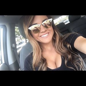 Meet your Posher, Marissa