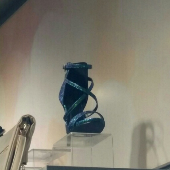 NWT iridescent  strapped stiletto shoes! - Picture 1 of 5