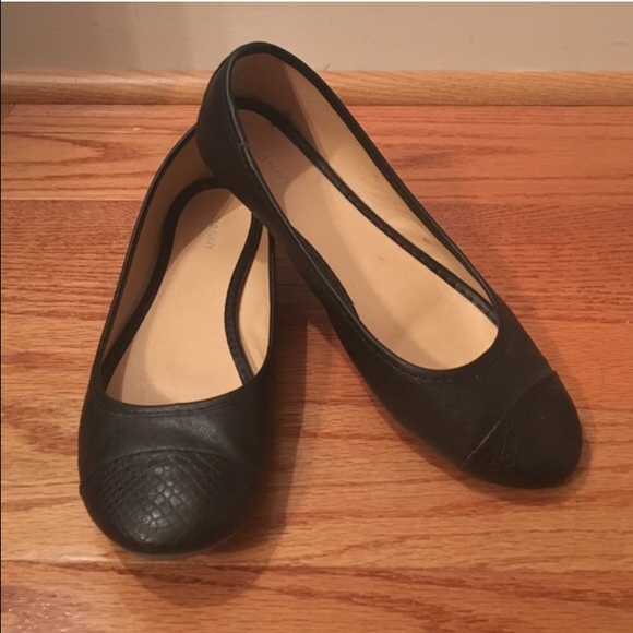 Listing for @jasminvargas Old Navy Round Toe Flats