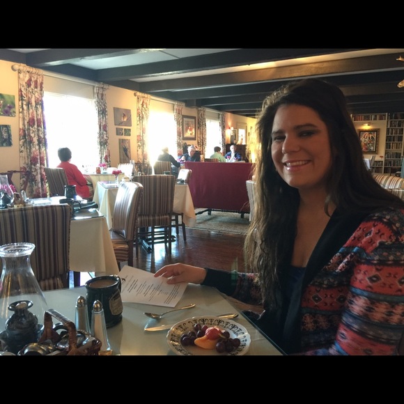 Meet your Posher, Jonelle - Picture 5 of 6