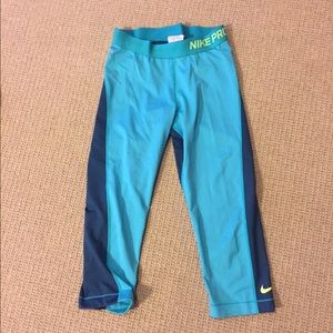 Nike Pro color block capris