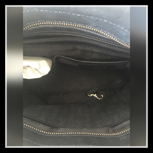 SOLD!! Michael Kors HAMILTON MEDIUM ZIP SAFFIANO TOTE - Picture 3 of 4