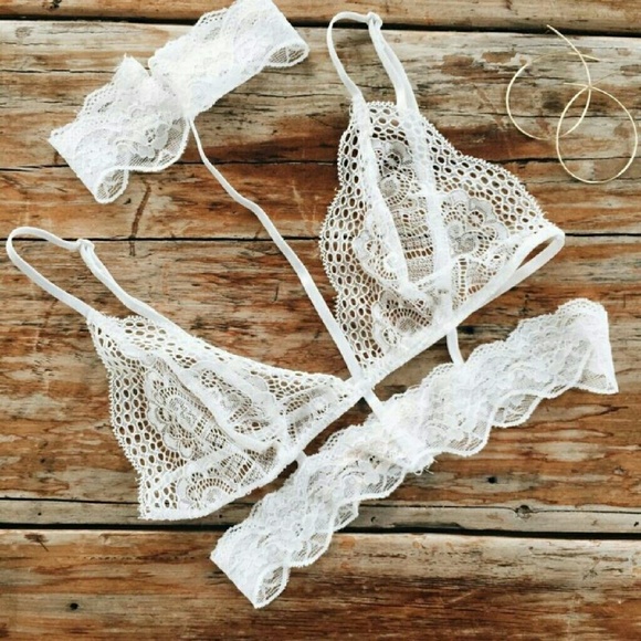 Lace Choker Bralette - Picture 2 of 3