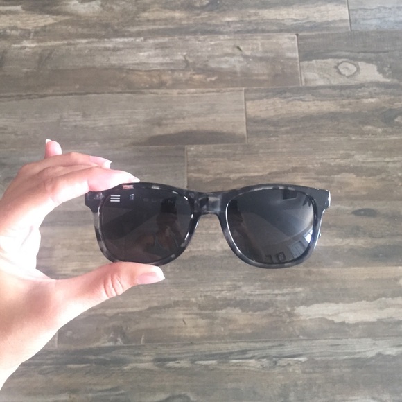 NWOT Blender's Eyewear Sunglasses