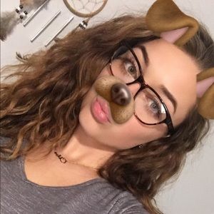 Meet your Posher, Chloe