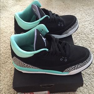Air Jordan 3 Tiffany's Bleached Turquoise 5y