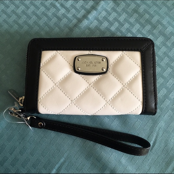 Brand New Michael Kors Wallet!!!