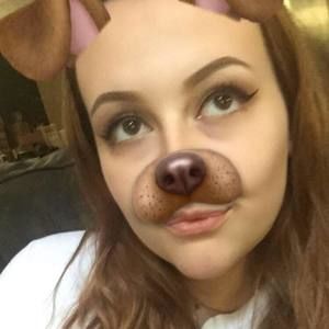 Meet your Posher, Hila