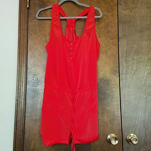 Sparkle & Fade Red/orange romper- Size M