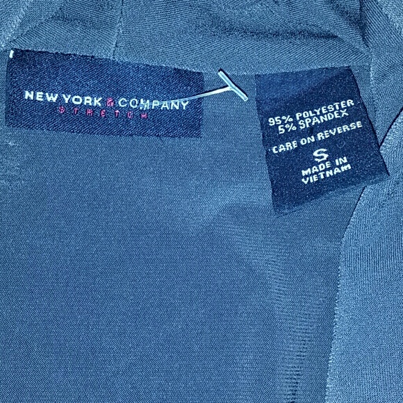 🚫Nwot large slit front top - Picture 3 of 3