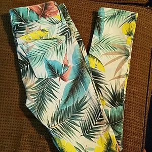 🔽price drop🔽Tropical pattern jeans