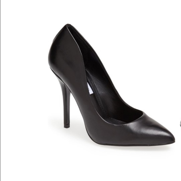 Steve Madden Galleryy Pumps - Picture 3 of 4