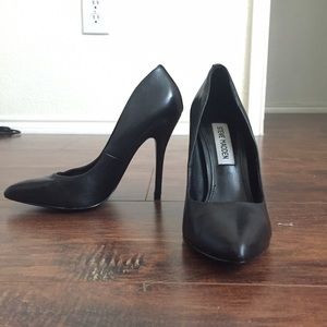 Steve Madden Galleryy Pumps