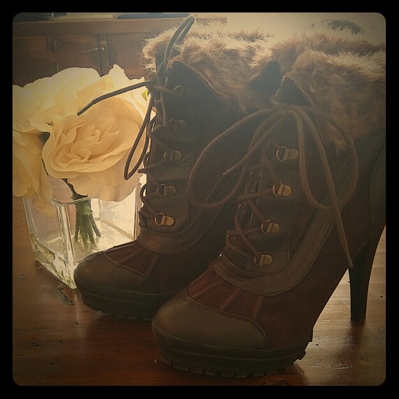 High heel snow boots with fur
