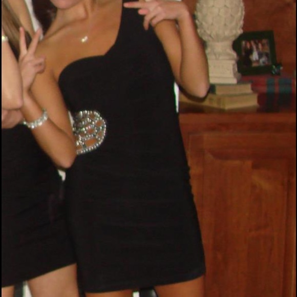 Dress - Picture 3 of 4