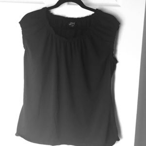 Loft TSHIRT scoop neck and cap sleeves, XL