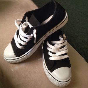 Cato Sneakers !!! Cute barely worn ! Clean ! Sz 8.