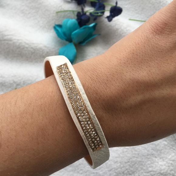 White faux leather pave bracelet - Picture 3 of 4