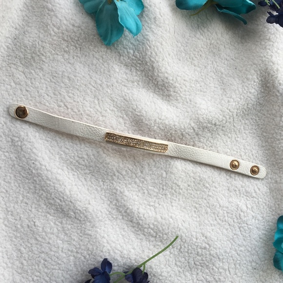 White faux leather pave bracelet - Picture 4 of 4