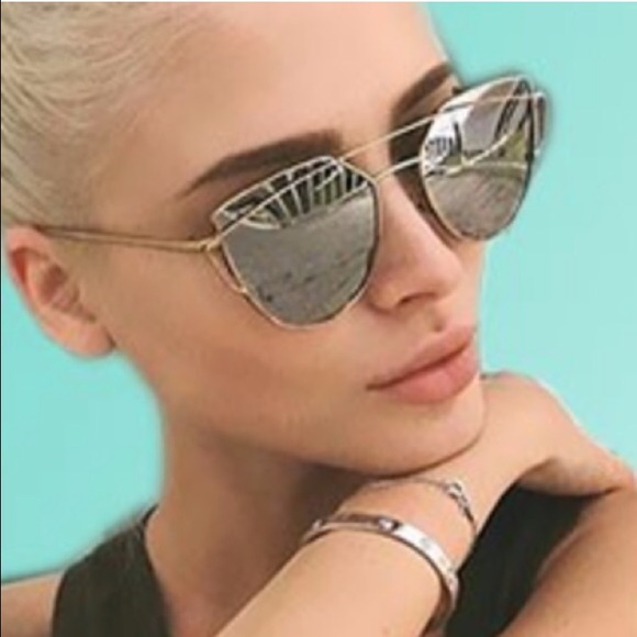 Mirror trendy sunnies - Picture 2 of 4