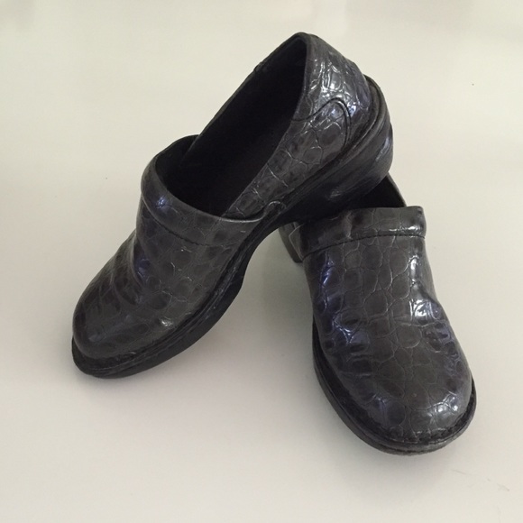 Born BOC Gray Prof. Clog Shoe Crocodile Size 8