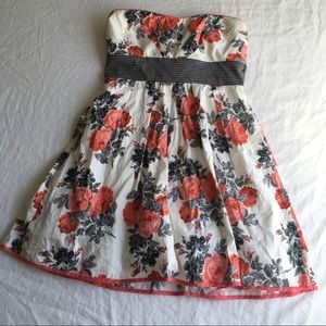 👗Host Pick! Coral & Gray Floral Dress
