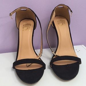 ✨NEW✨ Black Heels