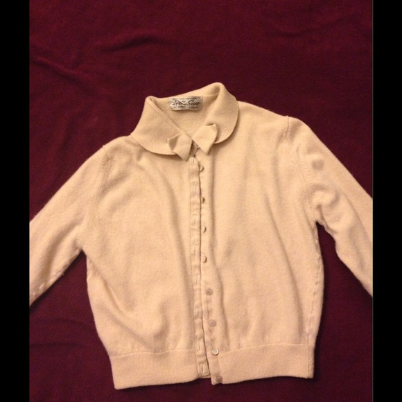 100%pure cashmere sweater with bow neck