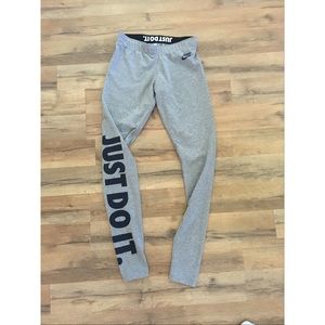 NIKE PRO LEG-A-SEE LEGGING