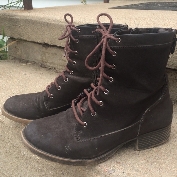 White Mountain Lace Up Boots