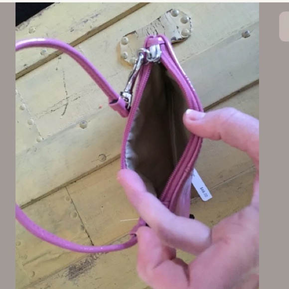 NWT COACH BRAND 100% LEATHER PINK ROSEBERRY PATENT LEATHER WRISTLET BAG WALLET - Picture 6 of 7