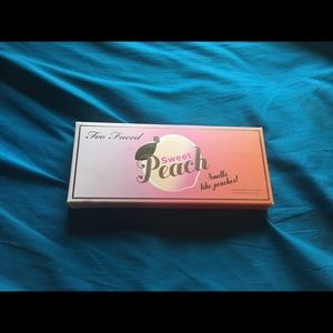 TOO FACED SWEET PEACH PALETTE