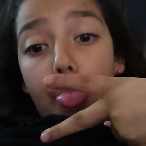 Meet your Posher, Yesenia