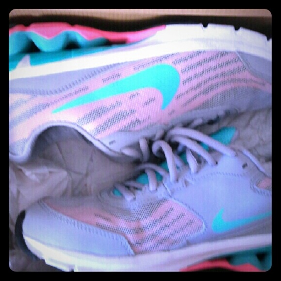Nike *NWB* Reax Run 9 Size:7