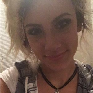 Meet your Posher, Courtney