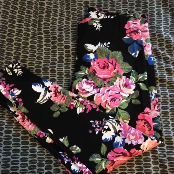 **sold sold **Floral tights