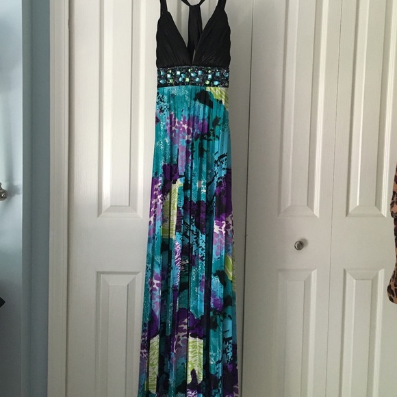 PROM DRESS - Picture 4 of 4