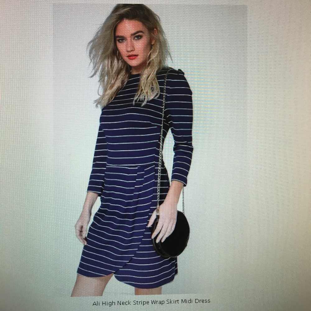 BOOHOO NAVY STRIPPED DRESS!!!
