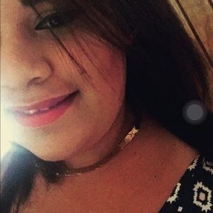 Meet your Posher, Aida