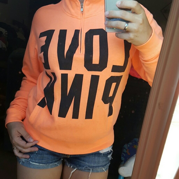 Sold!! Vs PINK quarter zip