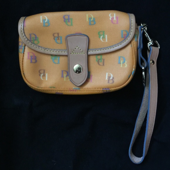 Dooney & Bourke | Orange Neon Wristlet