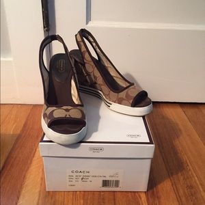 Coach open toed women's shoes