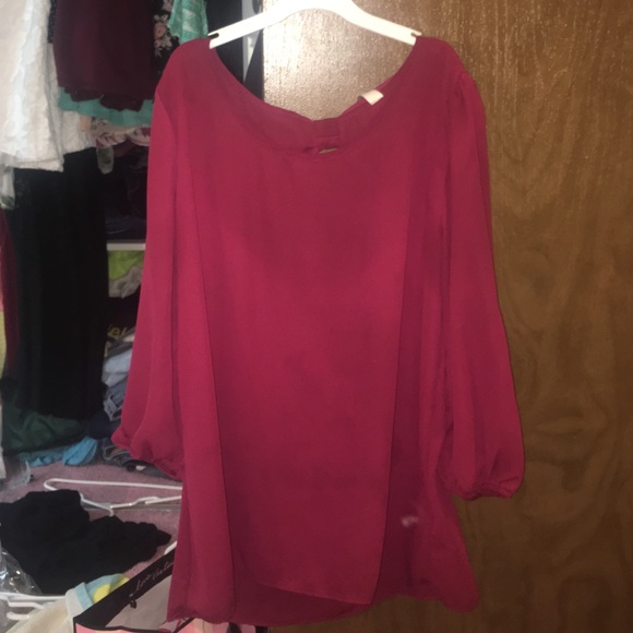 Maroon 3/4 length sleeved shirt with bow