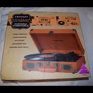 Crosley Cruiser portable turntable