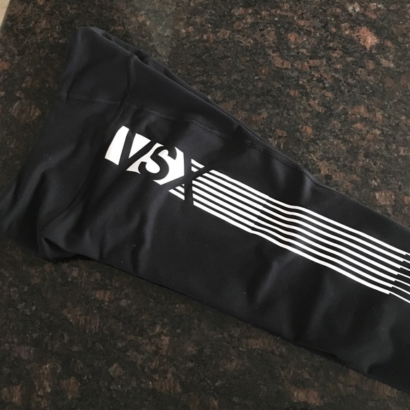 NEW victorias secret capri size small