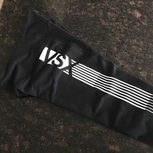 NEW victorias secret capri size small