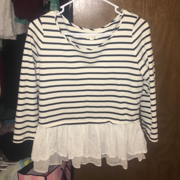 Ruffled 3/4 length top